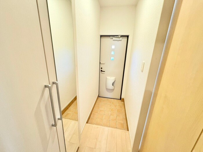 物件内観写真13　(玄関)