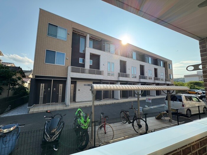 物件内観写真14　(室内からの展望)