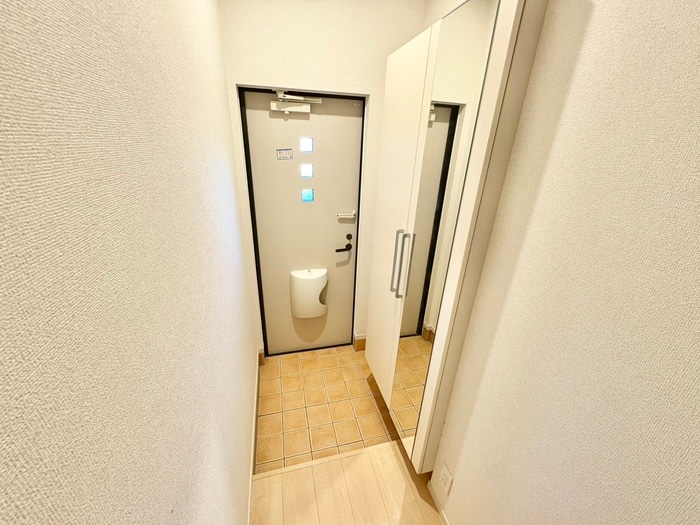 物件内観写真15　(玄関)