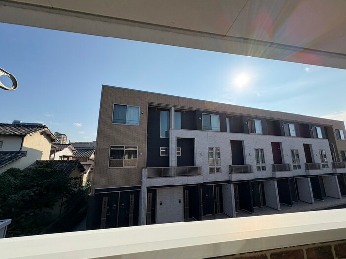 物件内観写真16　(室内からの展望)