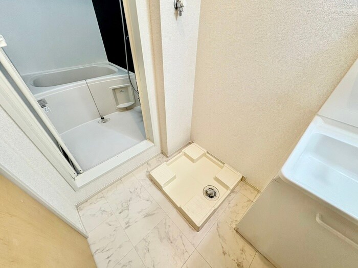 物件内観写真18　(洗濯機置場)