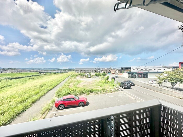 物件内観写真13　(室内からの展望)