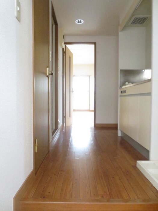 物件内観写真7　(玄関)