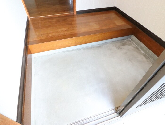 物件内観写真14　(玄関)