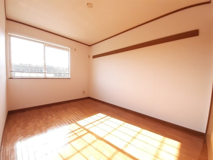 物件内観写真4　(居室)