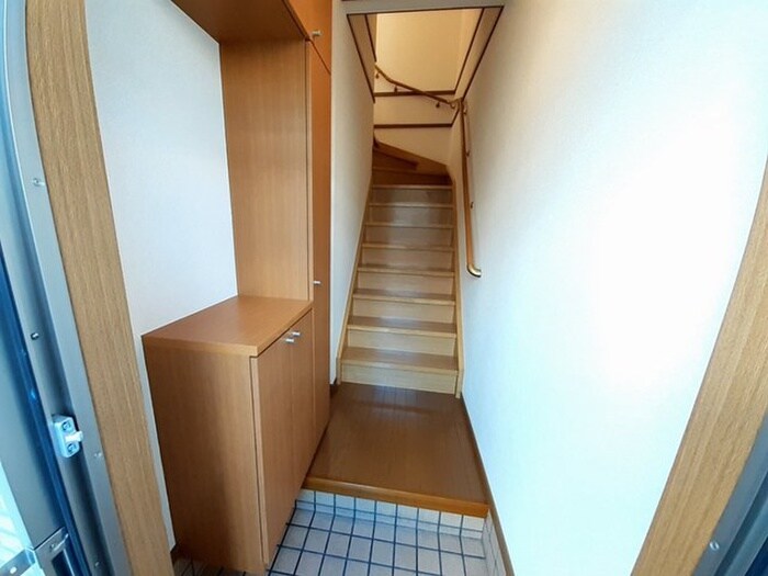 物件内観写真7　(玄関)