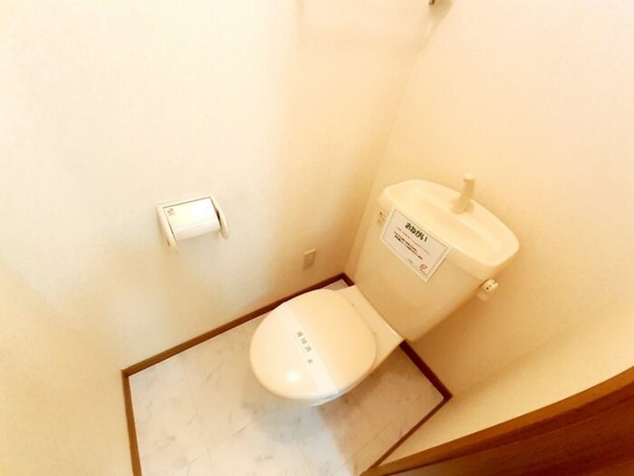 物件内観写真8　(トイレ)