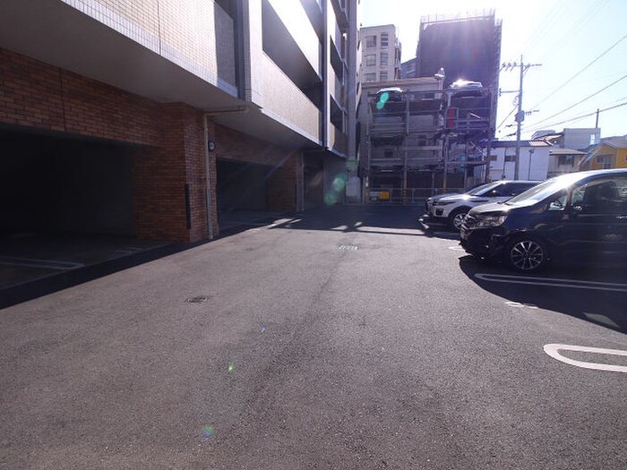 物件外観写真4　(駐車場)