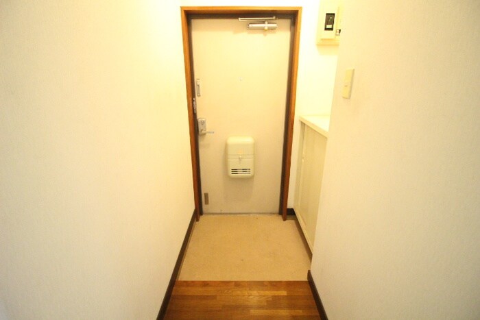 物件内観写真14　(玄関)