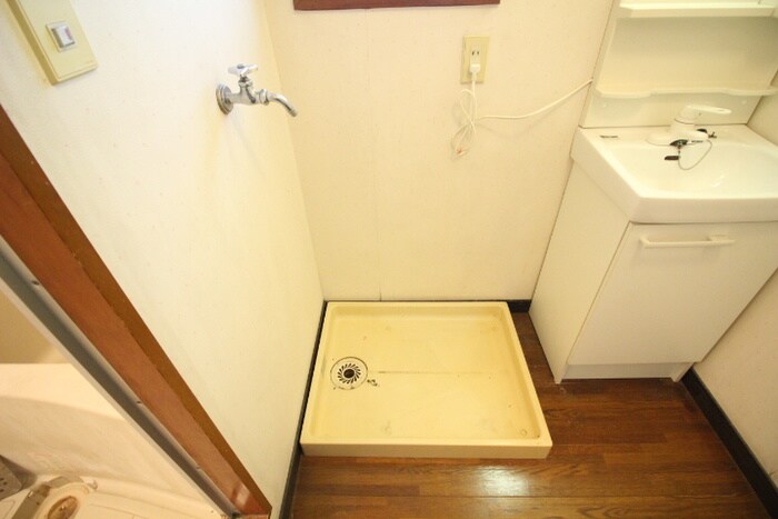 物件内観写真15　(洗濯機置場)