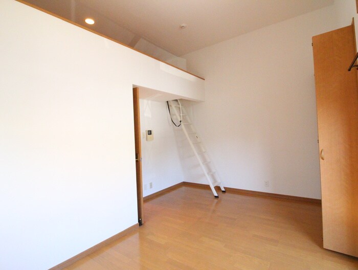 物件内観写真8　(居室)