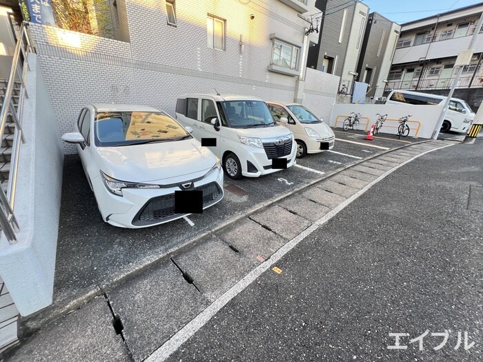 物件外観写真2　(駐車場)
