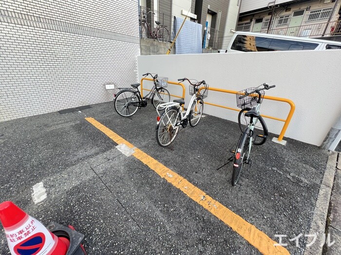 物件外観写真5　(駐輪場)