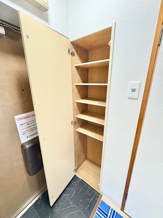 物件内観写真16　(靴箱)