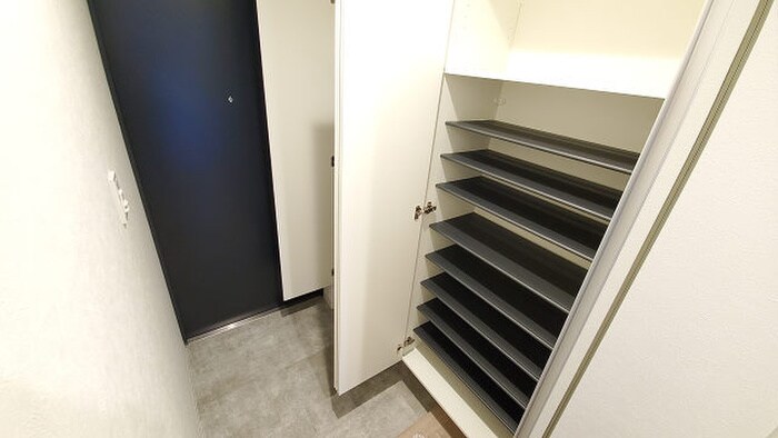 物件内観写真8　(靴箱)