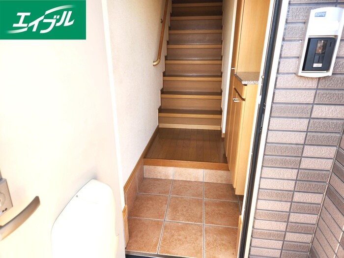 物件内観写真15　(玄関)