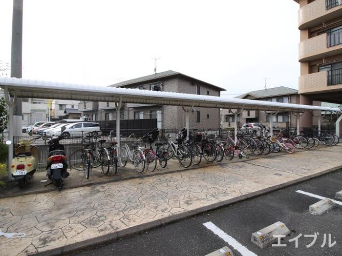 物件外観写真4　(駐輪場)