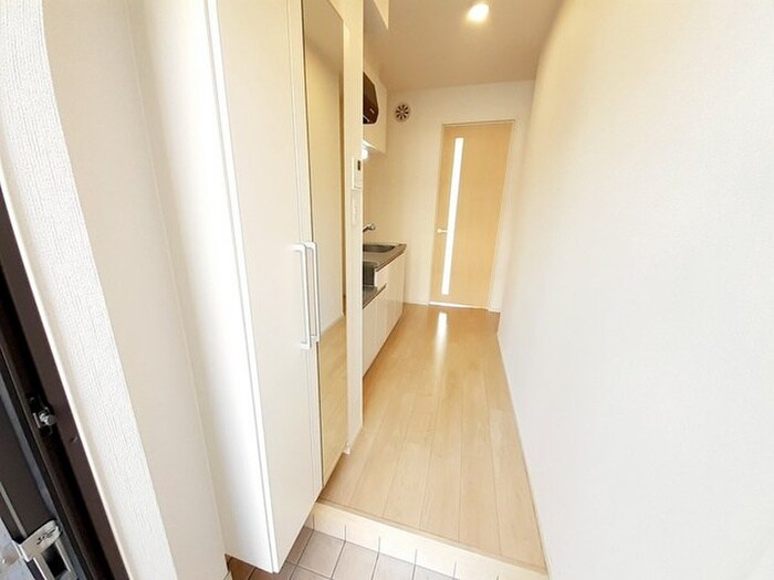 物件内観写真11　(玄関)