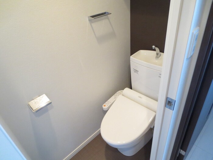 物件内観写真8　(トイレ)