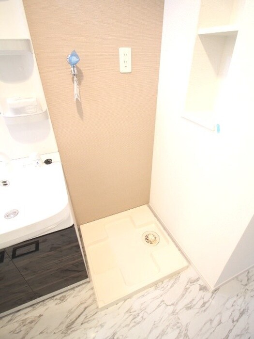 物件内観写真13　(洗濯機置場)