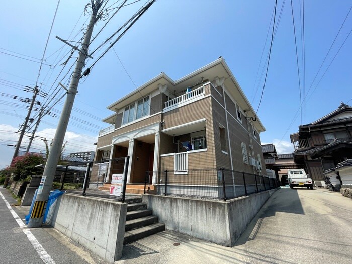 物件外観写真1　(外観写真)