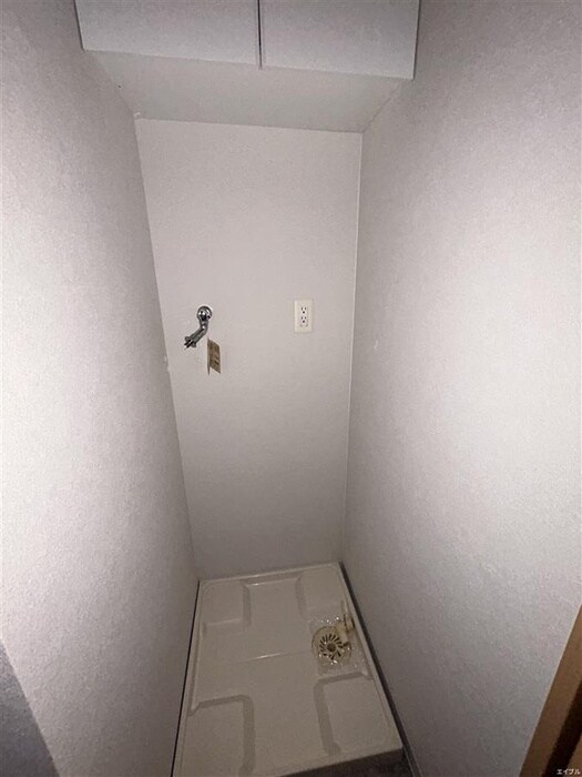 物件内観写真15　(洗濯機置場)