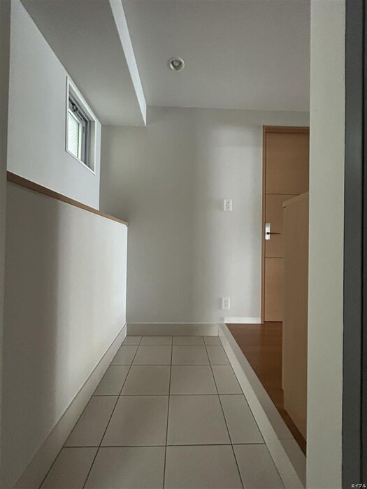 物件内観写真16　(玄関)