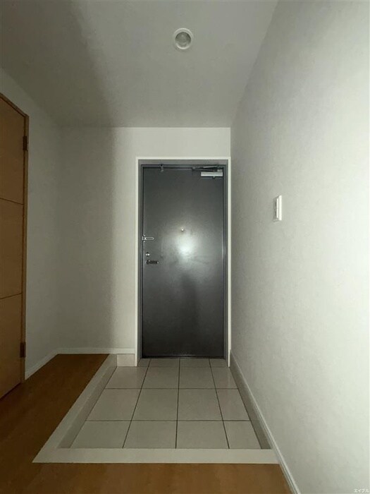 物件内観写真18　(玄関)