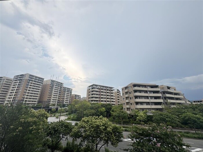 物件内観写真22　(室内からの展望)