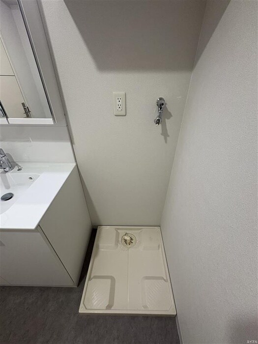 物件内観写真14　(洗濯機置場)