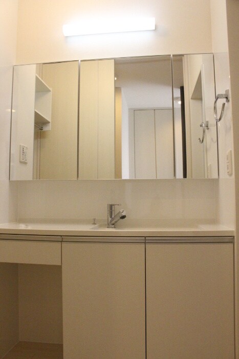 物件内観写真9　(洗面)