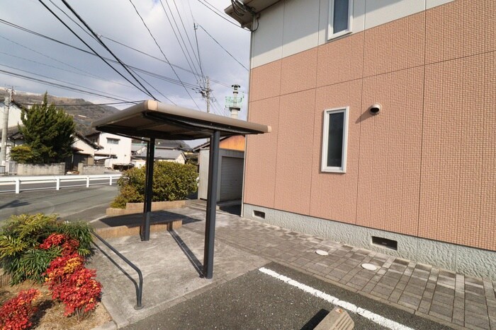 物件外観写真3　(駐輪場)