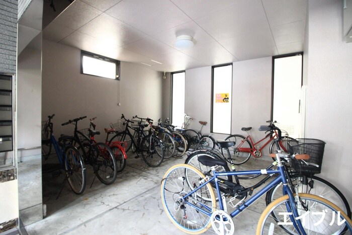 物件外観写真5　(駐輪場)
