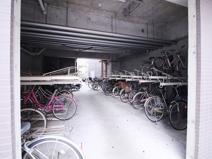 物件外観写真3　(駐輪場)