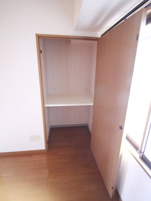 物件内観写真12　(収納)