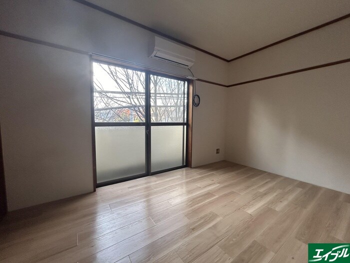 物件内観写真9　(居室)