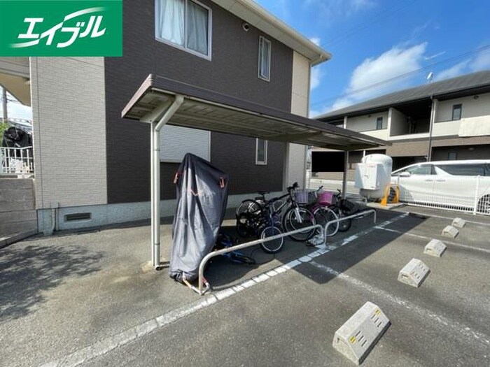 物件外観写真3　(駐輪場)