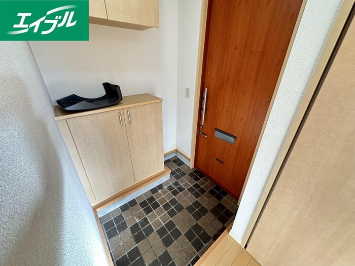 物件内観写真14　(玄関)
