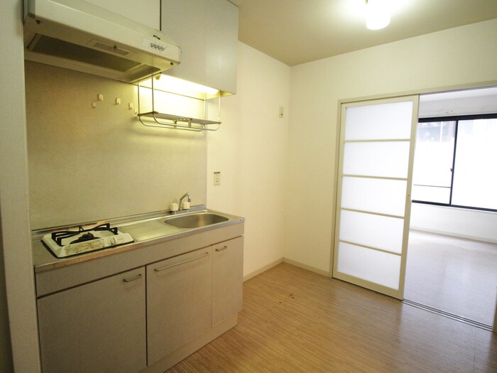 物件内観写真3　(居室)