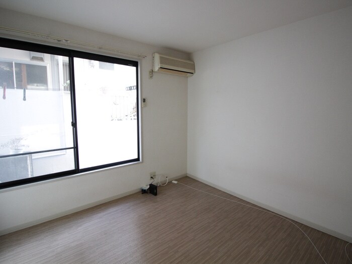 物件内観写真5　(居室)