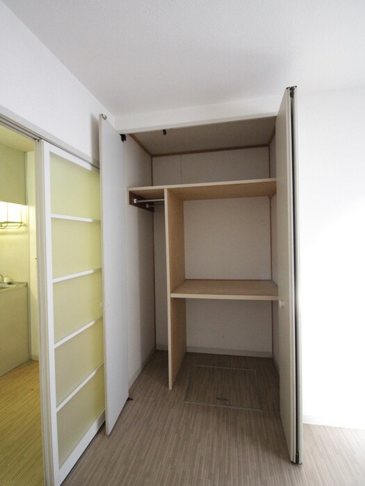 物件内観写真12　(収納)