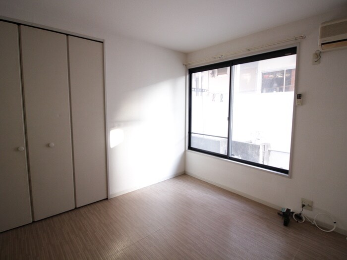 物件内観写真18　(居室)