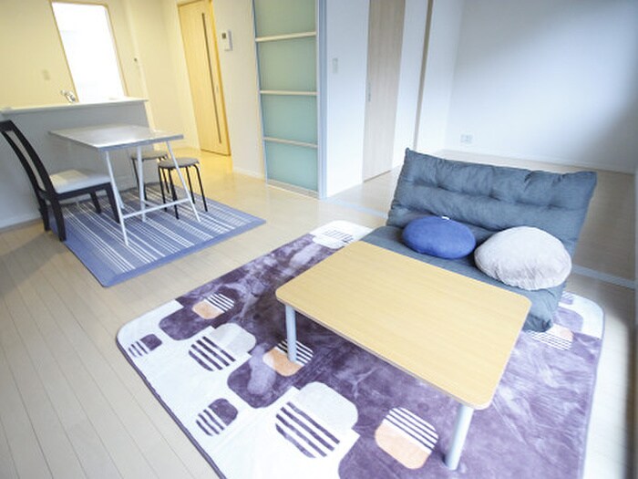 物件内観写真3　(居室)