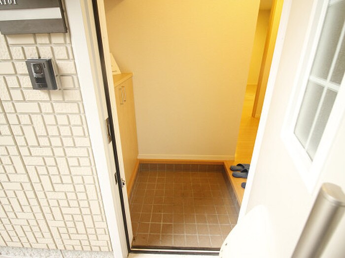 物件内観写真6　(玄関)