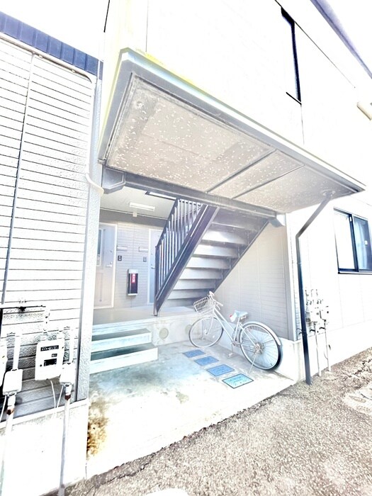 物件外観写真3　(駐輪場)