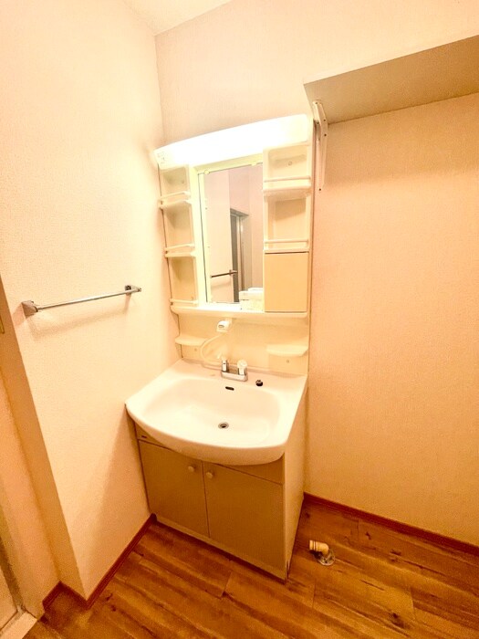 物件内観写真8　(洗面)