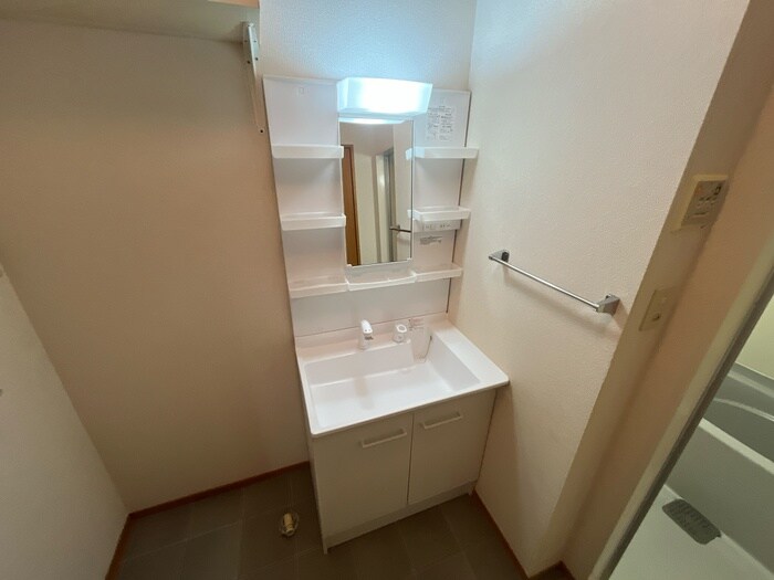 物件内観写真9　(洗面)