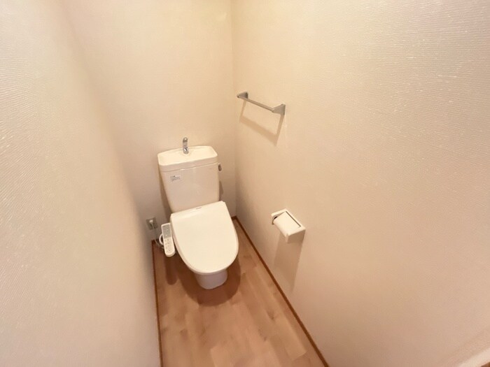 物件内観写真11　(トイレ)