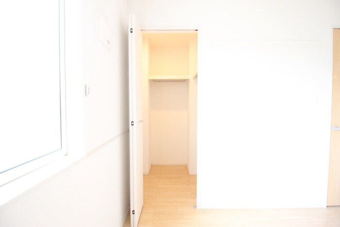 物件内観写真10　(収納)