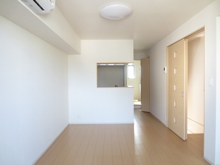 物件内観写真4　(居室)